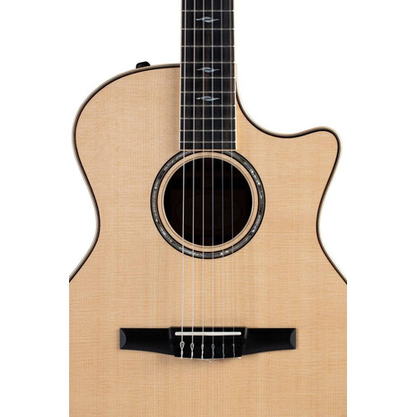 Guitarra Premium Electroacustica Taylor con recorte 814CE Nylon